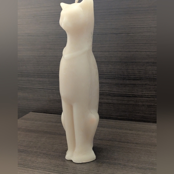 Beeswax Cat Candle From  Kootenay Candles - Picture 5 of 9
